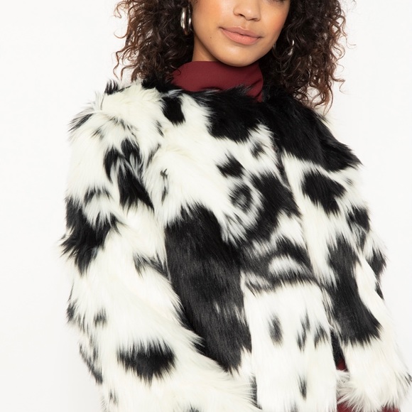 Eloquii Cropped Faux Fur Jacket NWT Size 22-24 - Picture 3 of 5